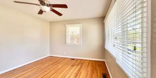 Charming 2BR with Refinished Hardwoods Gallery 4