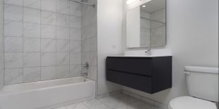 801 N Clark St Gallery 10