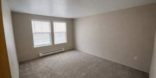 2 Week Special - 3BR Home w/ Garage, Yard & Fireplace Gallery 17