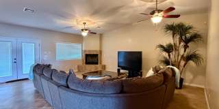 Longterm unfurnished - RV Garage Gallery 4