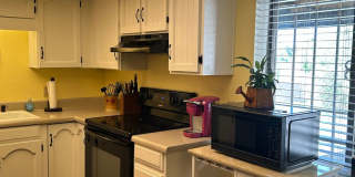 Gated 2 bed 2 bath condo with Gold Course Views Gallery 8