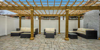 209 at Pickwick Apartments Gallery 6