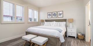 THE BAYSIDE Gallery 8