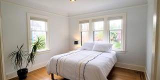 Quintessential Greenlake 4 Bed 3 Bath Home Gallery 20