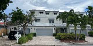 Beautiful 4 Bed 4.5 Bath luxury Townhouse with Elevator located by the Beach Lauderdale by the Sea Gallery 1