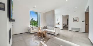 200 N DOHENY Dr Gallery 25