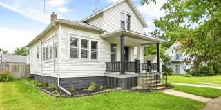 Updated 3BR Home – Renovated Kitchen & Detached Garage Gallery 1