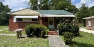 907 Strawberry Street Gallery 1