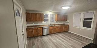 3/1 Newly remodeled, with detached garage Gallery 1