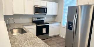 2 Bedroom Townhome in Smithfield! Gallery 1