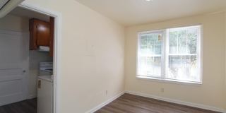 1218 N Kirk St Gallery 6