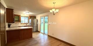 Cute 3 BD | 1.5 BA Home in Lake Oswego - Lake Access! Cute 3 BD | 1.5 BA Home in Lake Oswego - Lake Access! Gallery 8
