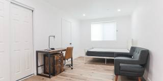 1545 W 36th Place - Co-Living Gallery 9