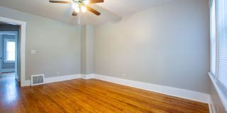 2 Bedroom / 1 Bath Duplex with Garage in Askarben! Gallery 4