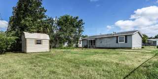 A cozy 3-bedroom, 2-bathroom home nestled on a corner lot Gallery 23