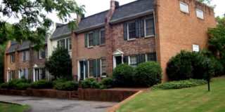 Williamsburg Townhomes- Great Location! Gallery 1