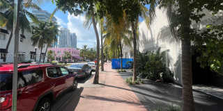 220 Collins Ave Gallery 10