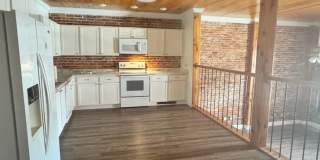 33 W Oak St Apt A Gallery 1