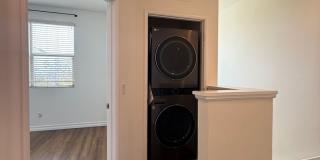 2 Bedroom, 2.5 Bath Tri-level townhouse in Signal Hill Gallery 23