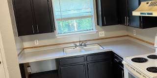 2/1 Apartment Close to Elementary School Gallery 1