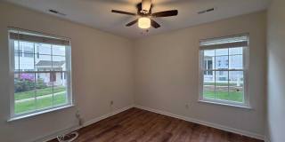 129 Tulip Lane Gallery 15