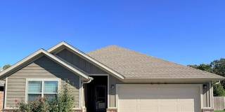 Fully Furnished 3 Bed / 2 Bath Home in Nixa Gallery 1
