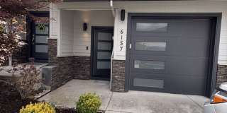 Modern 2‑Bedroom Salem Home with Bonus Room, Garage & Fenced Yard Gallery 1