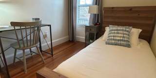 Charming 2BR Deleaded apt in Roslindale 3rd floor Gallery 7