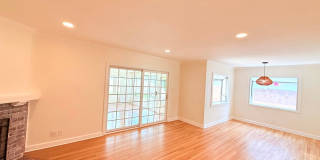 Fantastic 3 bed - 2 bath Home with backyard in North Hills Gallery 6