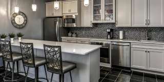 Lakeside Hills Apartments Gallery 12