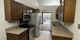 2 BEDROOM 2 BATHROOM TOWNHOUSE WITH LOFT Gallery 13