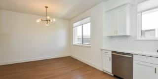 New Luxury Townhome with 2-Car Garage | Minutes to Downtown Redwood City & Tech Campuses New Luxury Townhome with 2-Car Garage | Minutes to Downtown Redwood City & Tech Campuses Gallery 9
