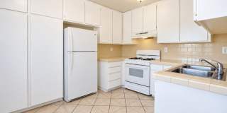 2bd/2ba Large Apartment, Gated Building Gallery 1