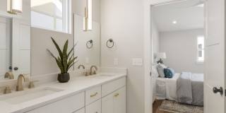 Beautiful Charlotte Park Townhome With Two Car Garage Gallery 35