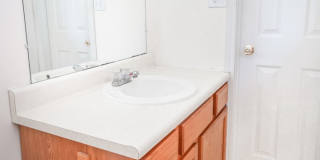Great 3 Bedroom, 2 Bath - Just Off 17th St! *2027* Gallery 9