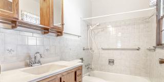 Classic Home in Rogers! Gallery 7