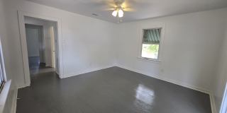 428 Papworth Avenue Gallery 5