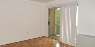 4600 CONNECTICUT Avenue NW Gallery 3