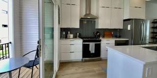 629 N Queen Street Gallery 9