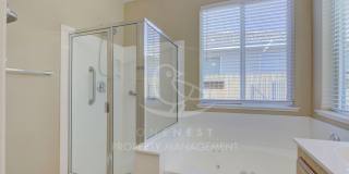 Beautiful 4 BD 2 BA Lincoln Home Gallery 27