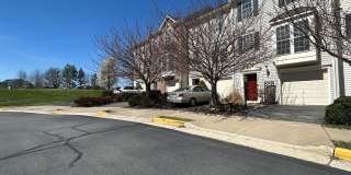 25274 GOTHIC Square Gallery 1