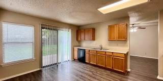 Bright and Inviting 2-Story home, conveniently located near to Randolph AFB and SAMMC! Gallery 15