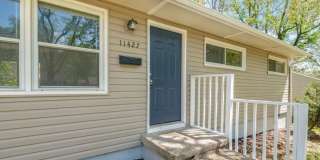 Charming 3 Bed / 1 Bath Home with 1-Car Garage in South Kansas City! Gallery 3