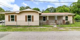 110 4th Street Gallery 1