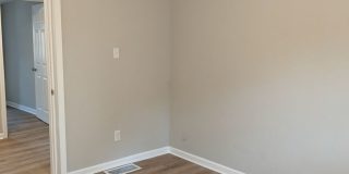 Cool 3 bed 2 bath House in Jeff City Gallery 11