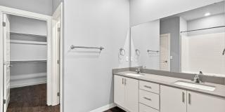 5 Bedroom Duplex in Edmond & (Contact Info Below) * MOVE IN SPECIAL * Gallery 15