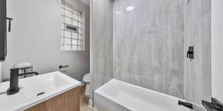 7518 N Seeley Ave, Apt 1E Gallery 8