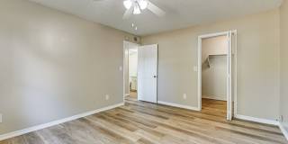 Green Oaks Apartments Gallery 10