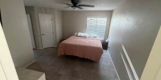 2 Bedroom 2 bath private enclosed yard for Gallery 26