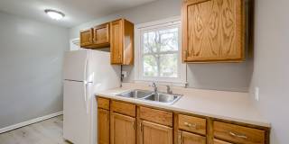 2 Bedroom With Oversized Garage & Prime Location Near 90th & Blondo!! Gallery 9